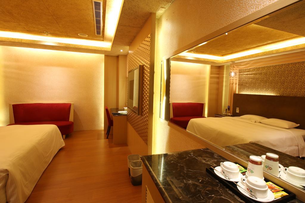R7 Hotel Kaohsziung Kültér fotó