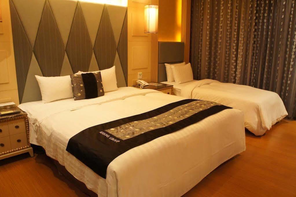 R7 Hotel Kaohsziung Kültér fotó