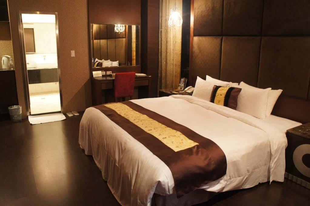 R7 Hotel Kaohsziung Kültér fotó